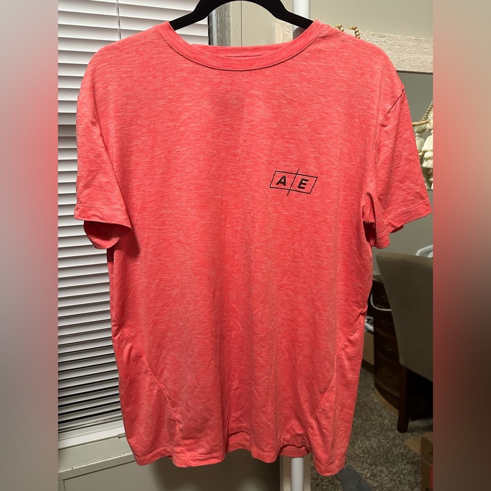 American Eagle AEActive Men’s Neon Heather Orange Short Sleeve Shirt size Medium